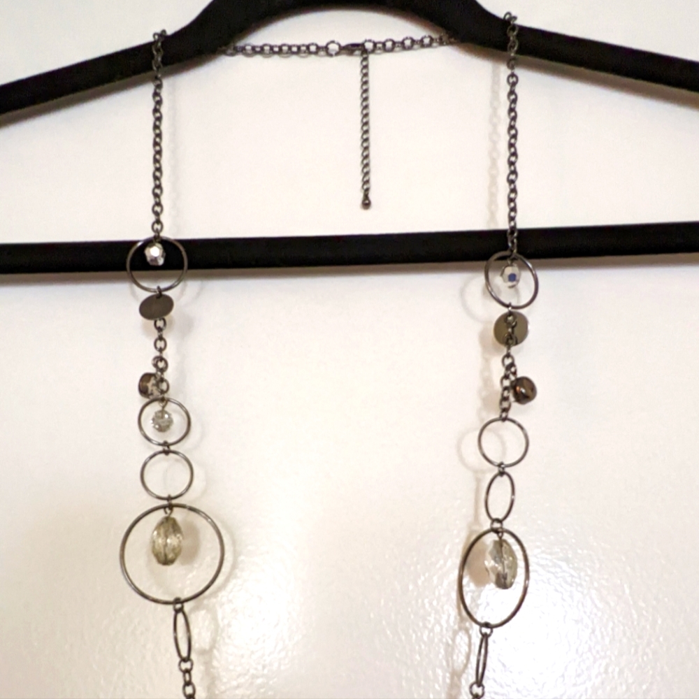 Rope chain gunmetal gray necklace with dangling beads & gems